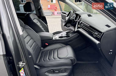 Позашляховик / Кросовер Volkswagen Touareg 2020 в 
