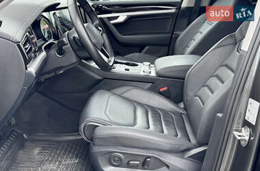 Позашляховик / Кросовер Volkswagen Touareg 2020 в 