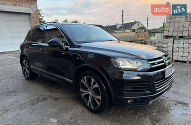 Позашляховик / Кросовер Volkswagen Touareg 2012 в Чернівцях