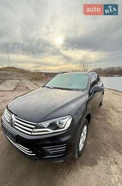 Внедорожник / Кроссовер Volkswagen Touareg 2015 в Киеве