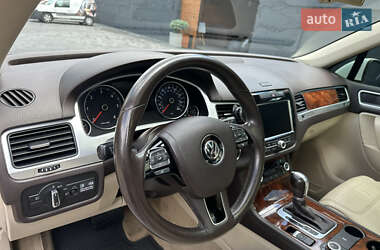 Позашляховик / Кросовер Volkswagen Touareg 2012 в 