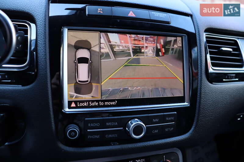 Внедорожник / Кроссовер Volkswagen Touareg 2013 в Львове