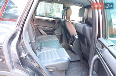 Внедорожник / Кроссовер Volkswagen Touareg 2013 в 