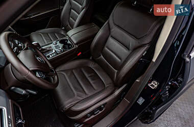 Позашляховик / Кросовер Volkswagen Touareg 2017 в 