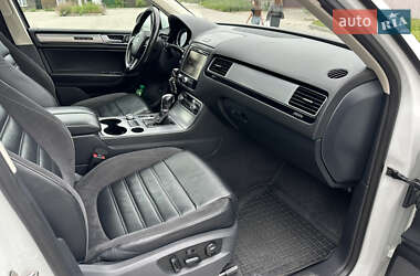 Позашляховик / Кросовер Volkswagen Touareg 2016 в 