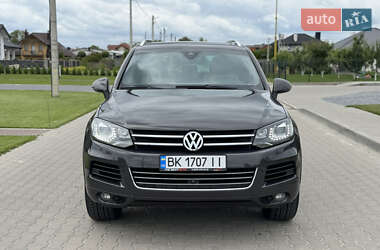 Позашляховик / Кросовер Volkswagen Touareg 2011 в 