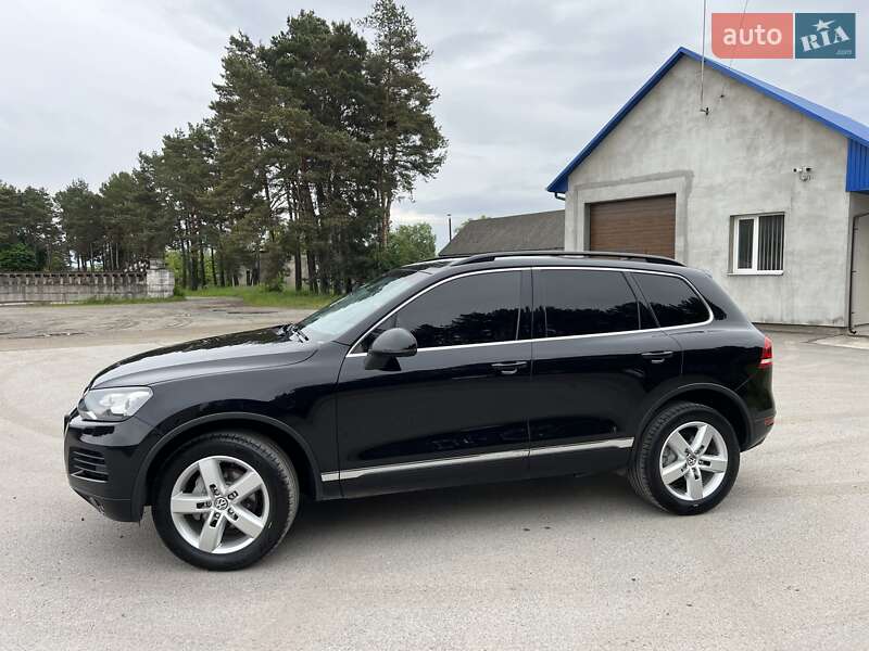 Внедорожник / Кроссовер Volkswagen Touareg 2011 в Радивилове