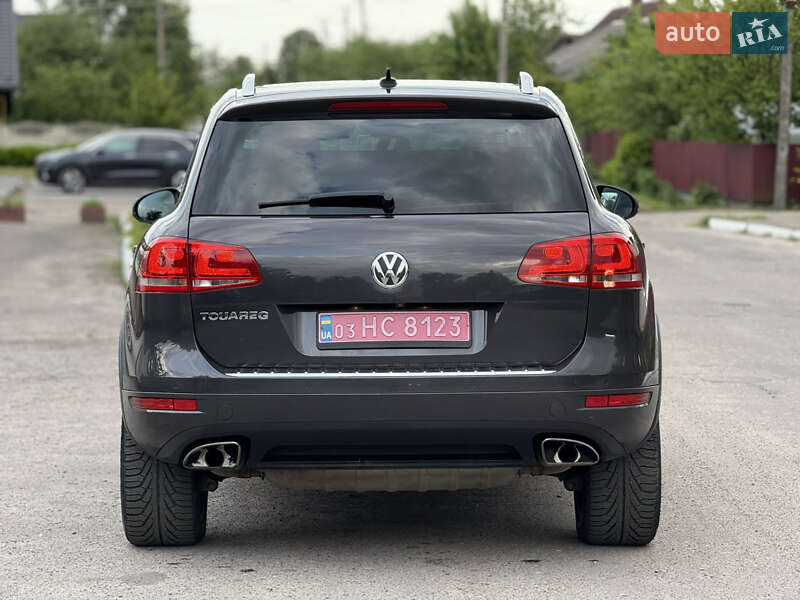 Позашляховик / Кросовер Volkswagen Touareg 2012 в Камені-Каширському