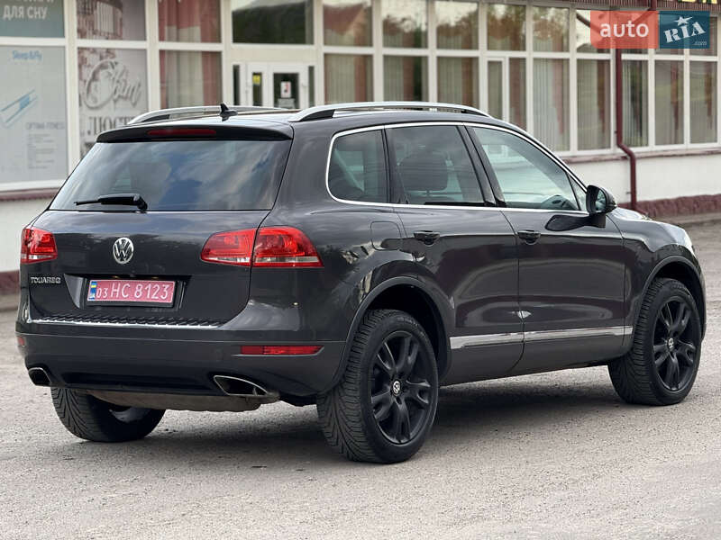 Позашляховик / Кросовер Volkswagen Touareg 2012 в Камені-Каширському