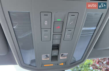 Внедорожник / Кроссовер Volkswagen Touareg 2021 в 