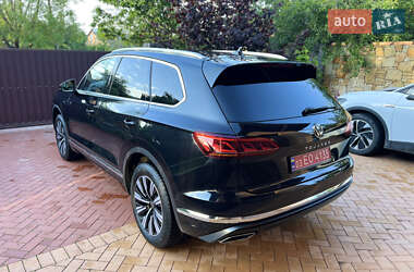 Внедорожник / Кроссовер Volkswagen Touareg 2021 в 