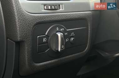 Внедорожник / Кроссовер Volkswagen Touareg 2012 в 