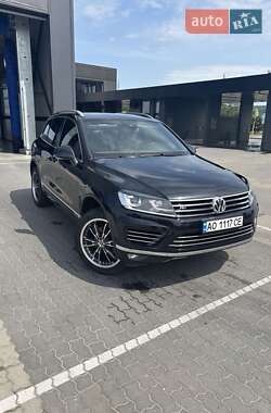 Позашляховик / Кросовер Volkswagen Touareg 2015 в 