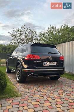 Позашляховик / Кросовер Volkswagen Touareg 2015 в 