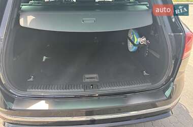 Позашляховик / Кросовер Volkswagen Touareg 2015 в 
