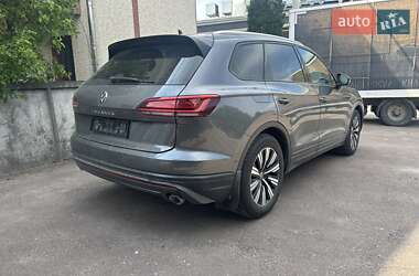 Позашляховик / Кросовер Volkswagen Touareg 2021 в 