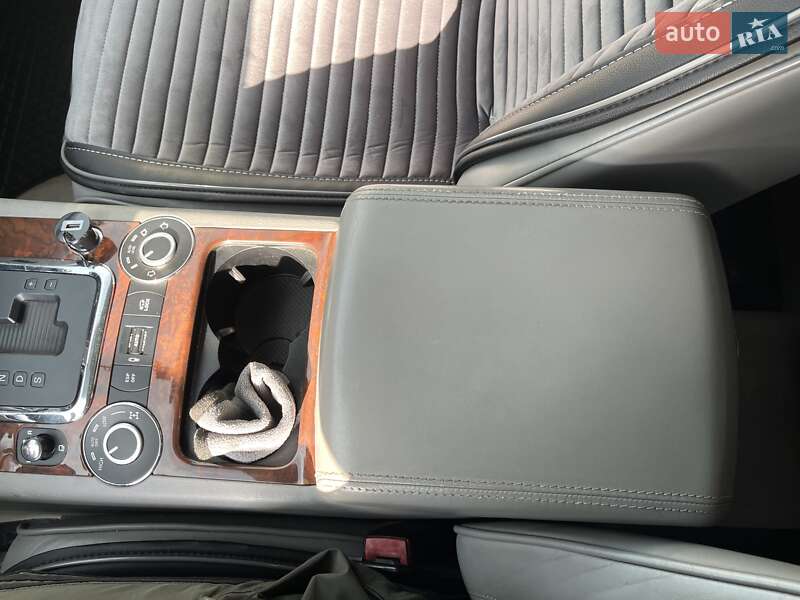 Внедорожник / Кроссовер Volkswagen Touareg 2007 в Краматорске