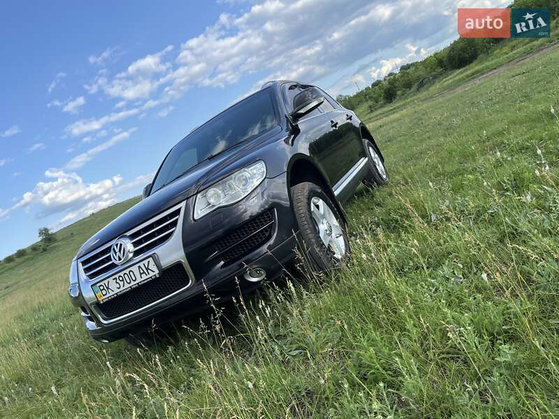 Внедорожник / Кроссовер Volkswagen Touareg 2007 в Краматорске