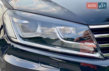 Внедорожник / Кроссовер Volkswagen Touareg 2017 в 