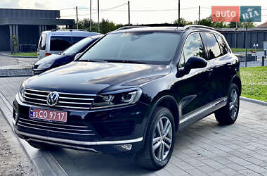 Внедорожник / Кроссовер Volkswagen Touareg 2017 в 