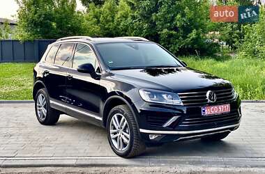 Позашляховик / Кросовер Volkswagen Touareg 2017 в Радивиліві