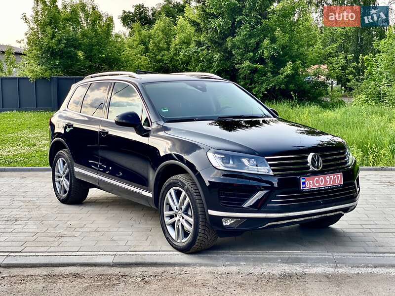 Внедорожник / Кроссовер Volkswagen Touareg 2017 в 