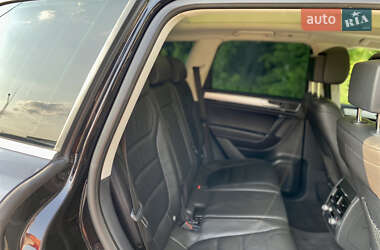 Внедорожник / Кроссовер Volkswagen Touareg 2017 в 