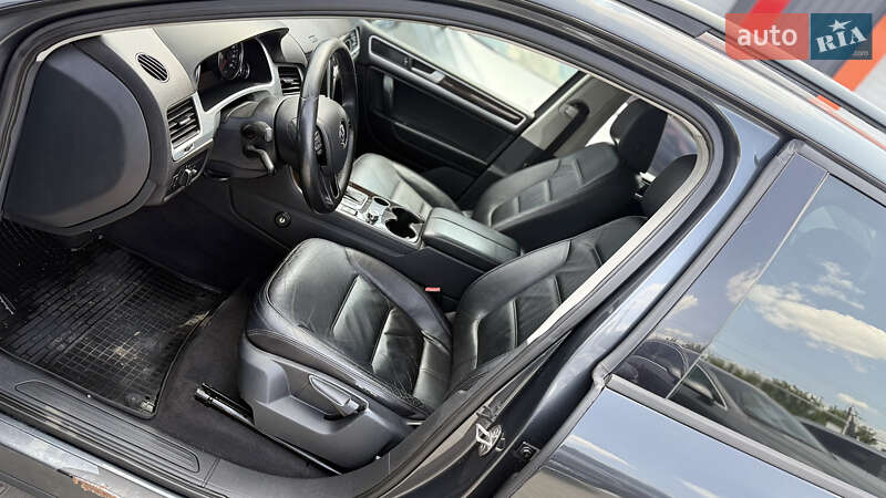 Позашляховик / Кросовер Volkswagen Touareg 2010 в Кропивницькому