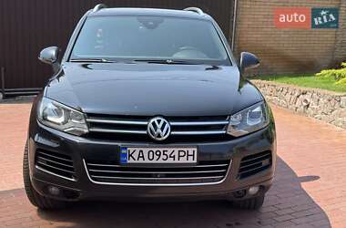 Внедорожник / Кроссовер Volkswagen Touareg 2013 в Киеве