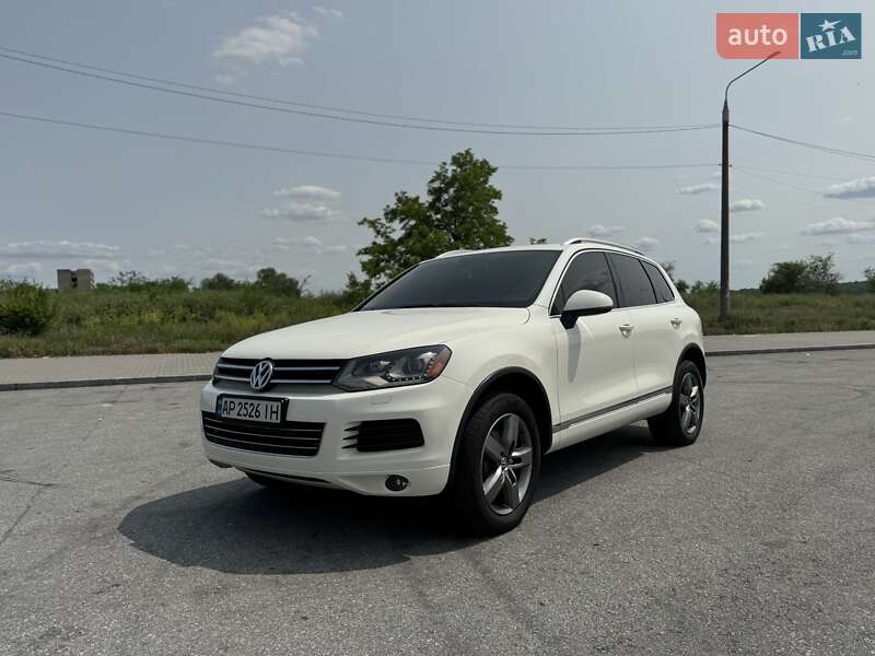 Позашляховик / Кросовер Volkswagen Touareg 2012 в Запоріжжі