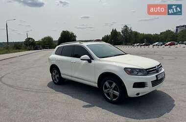 Позашляховик / Кросовер Volkswagen Touareg 2012 в 