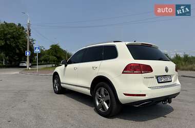 Позашляховик / Кросовер Volkswagen Touareg 2012 в 