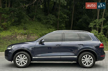 Позашляховик / Кросовер Volkswagen Touareg 2012 в 