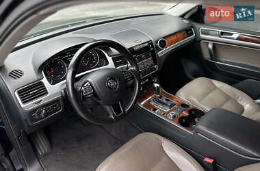 Позашляховик / Кросовер Volkswagen Touareg 2012 в 