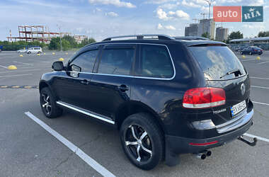 Позашляховик / Кросовер Volkswagen Touareg 2006 в 
