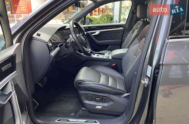 Внедорожник / Кроссовер Volkswagen Touareg 2021 в 
