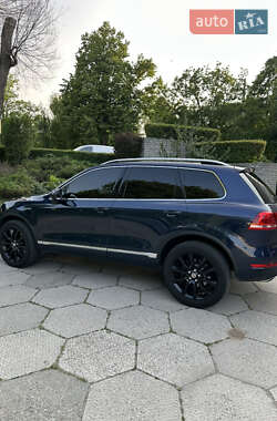 Позашляховик / Кросовер Volkswagen Touareg 2014 в 
