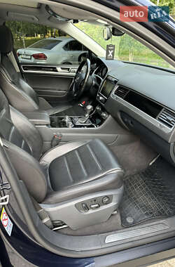Позашляховик / Кросовер Volkswagen Touareg 2014 в 