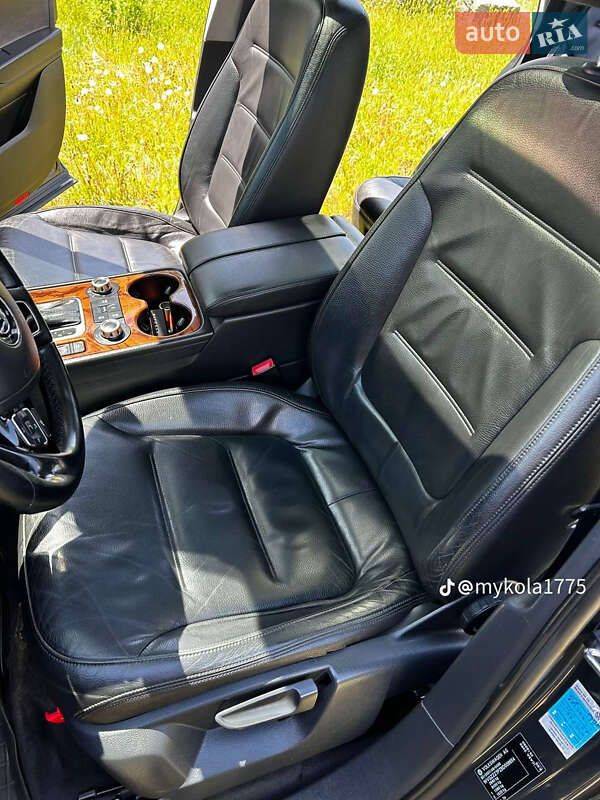 Внедорожник / Кроссовер Volkswagen Touareg 2010 в Апостолово