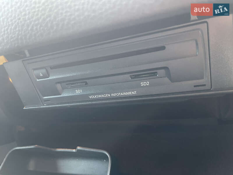 Позашляховик / Кросовер Volkswagen Touareg 2015 в Дніпрі