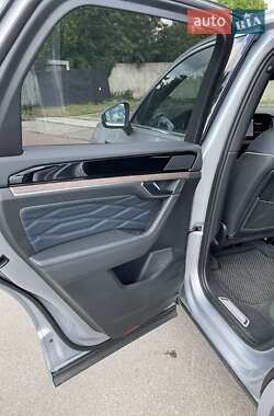 Внедорожник / Кроссовер Volkswagen Touareg 2022 в 