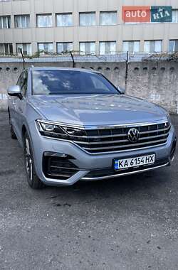 Внедорожник / Кроссовер Volkswagen Touareg 2022 в 