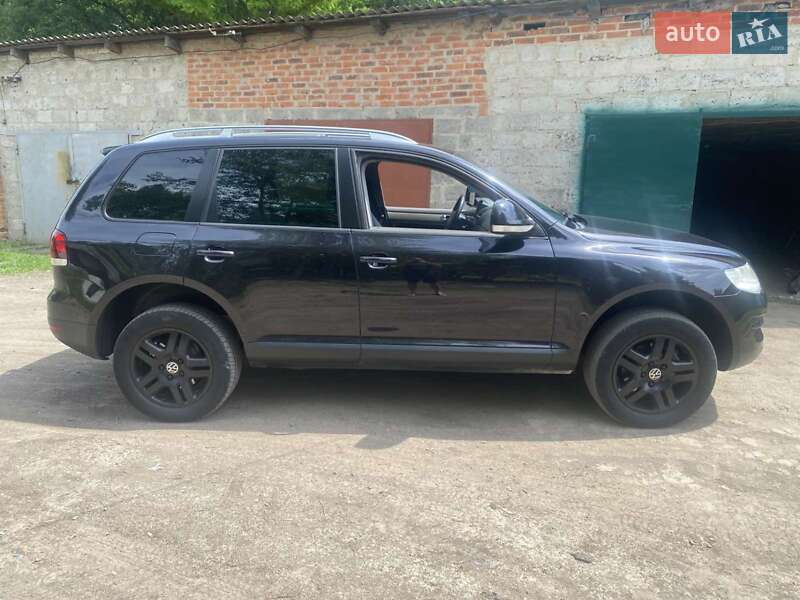 Позашляховик / Кросовер Volkswagen Touareg 2009 в Чернігові