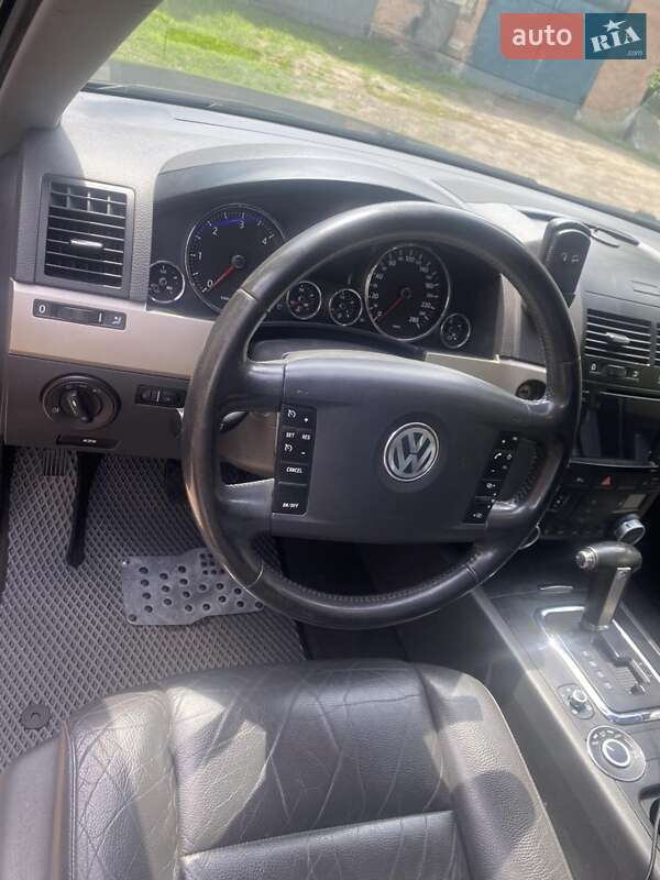 Позашляховик / Кросовер Volkswagen Touareg 2009 в Чернігові