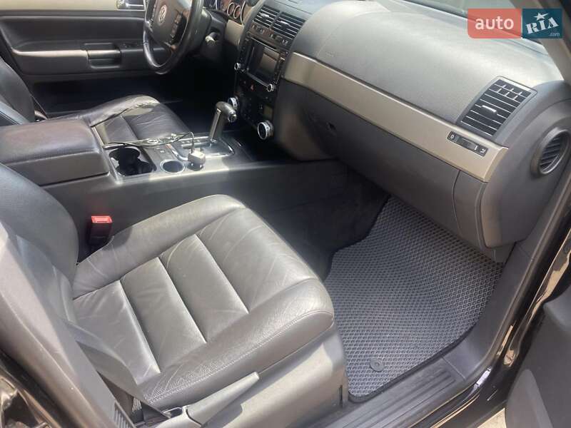 Позашляховик / Кросовер Volkswagen Touareg 2009 в Чернігові