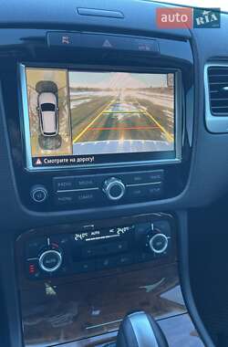 Внедорожник / Кроссовер Volkswagen Touareg 2011 в 