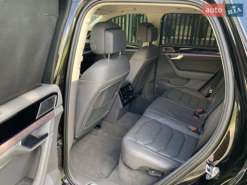 Позашляховик / Кросовер Volkswagen Touareg 2023 в Кривому Розі