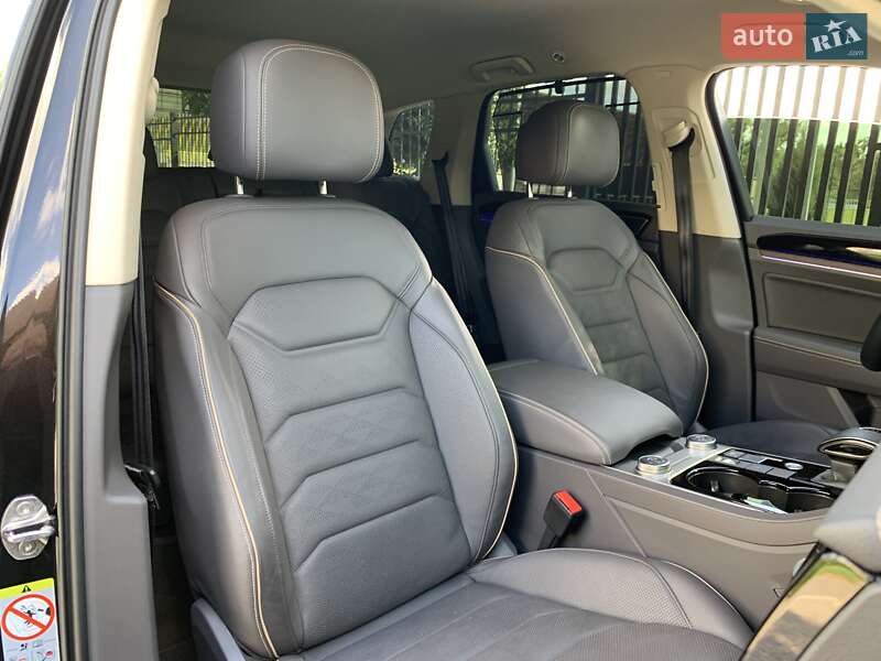 Позашляховик / Кросовер Volkswagen Touareg 2023 в Кривому Розі