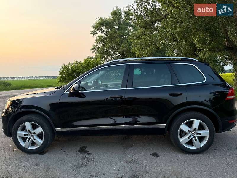 Внедорожник / Кроссовер Volkswagen Touareg 2011 в Василькове