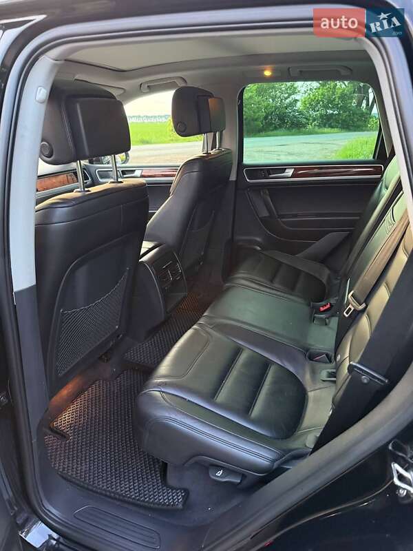 Внедорожник / Кроссовер Volkswagen Touareg 2011 в Василькове